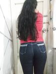 Putita mostrando su enorme culo en fotos