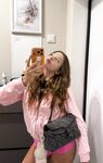 Mia linda jovem de 18 anos que definitivamente se destaca no chaturbate