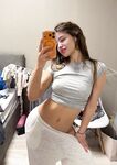 Mia linda jovem de 18 anos que definitivamente se destaca no chaturbate