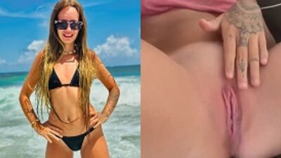 Mc Marangoni Privacy pelada batendo siririca na xoxota rosinha