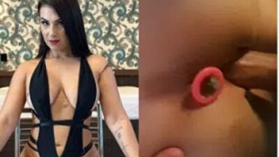 Jéssica Sampaio pelada com plug anal masturbando o cuzinho gostoso