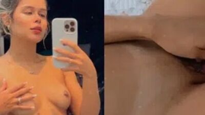 Lays Rezende gozando com consolo na bucetinha