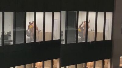 Chefe comedor flagrado transando com a funcionária na empresa