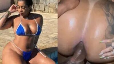 Marcelly Mello cavala da bunda gostosa nua levando pica no rabo grande