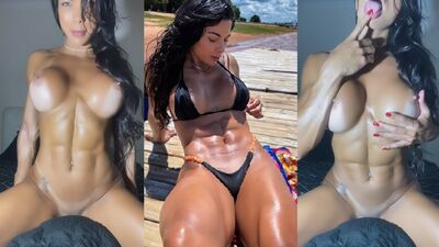 Fer Cardoso metendo os dedos na buceta e chupando o caldinho da xoxota