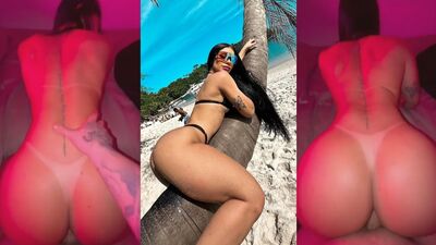 Cavalona Nick Rodrigues rebolando com caralho duro no cuzinho