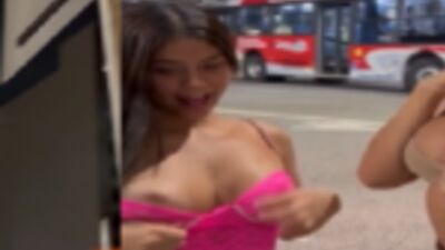 Novinhas peladas chupando peitinho uma da outra