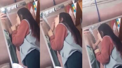 Novinha chupando pau duro de amigo da escola