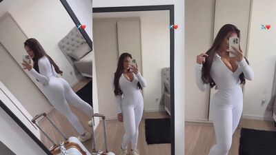 Clary Costa nudes se exibindo de roupa colada nos stories