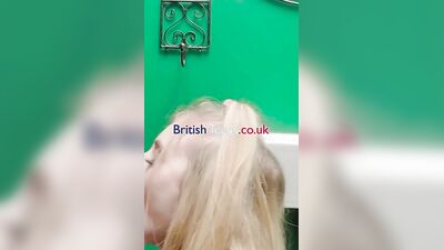Casada mamando no buraco da glória e ganhando uma xnxx gozada facial
