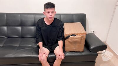 Xvideo com novinhas tirando a virgindade do vendedor de doces