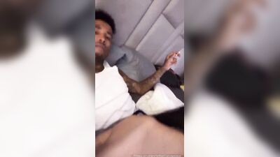 Porno da tiktoker Bia Miranda mamando a piroca do namorado sortudo caiu na net