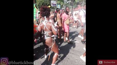 Flagra carnaval 2026 negras rebolando sem calcinha no bloquinho