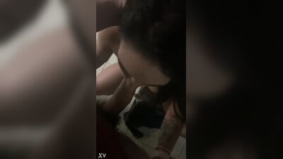 Mariana Casaroto chupando piroca até ganhar leitinho na garganta
