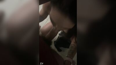 Mariana Casaroto chupando piroca até ganhar leitinho na garganta