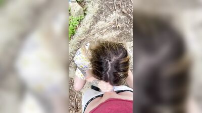 Porra no rostinho da prima vagabunda de olhos azuis que adora pau