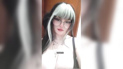 Uzagui Bunny nude em vídeo vazado provando o quanto é deliciosa