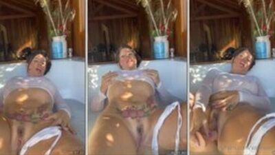Vanessa Freitas bucetona gostosa toda lambuzada de prazer