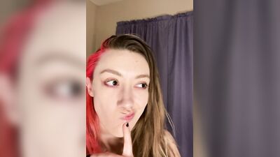 Alerquina do Tinder gravou vídeo pelada se tocando com tesão