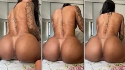 Luani Almeida rebolando pelada com sua buceta molhadinha