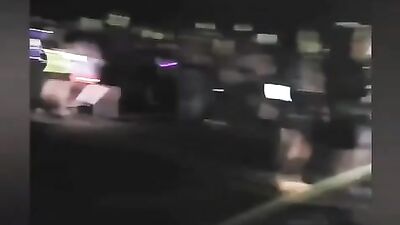 Ruiva putinha cheia de tesão se masturbando na balada