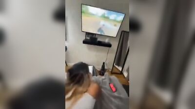 Loira boazuda transando jogando video game toda vadia
