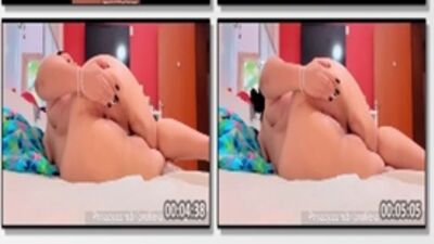 Ana Paula Alves peituda atolando os dedos no rabo na masturbação