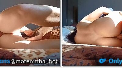 Moreninha hot tomando pirocada de ladinho gemendo gostoso