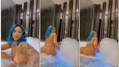 Julia Gouveia exibindo a bucetinha em porno safado e gostoso