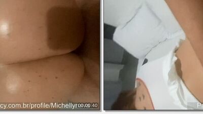 Michelly Ruiva rabuda gostosa sem calcinha exibindo o rabão gostoso