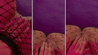 Diabela em video vazado do privacy socando os dedos na buceta molhadinha de tesão
