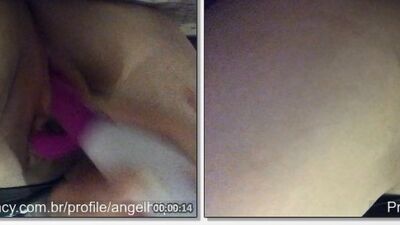 Angelilx bucetuda safada cheia de tesão gozando gostoso no consolo grande