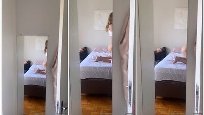 Beh Claudina cadela tesuda com sua calcinha fio dental enfiada no cuzinho mostrando seu corpo no Onlyfans