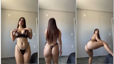 Adria Marcela safada rebolando sua bela deliciosa bunda