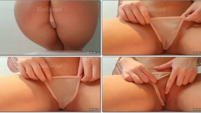 Redhead botando a calcinha de lado mostrando e tocando a bucetinha rosada com piercing