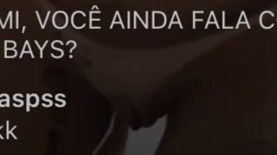 Vídeo vazado da Mc Mirella mostrando a buceta em live