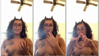 Bbsants moreninha safada do TikTok toda pelada dançando musica de trend