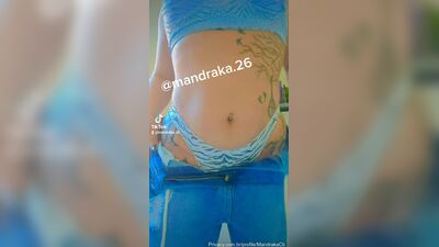 MandrakaCB novinha safada se exibindo com calcinha de zebra e uma tatuagem sexy na barriga