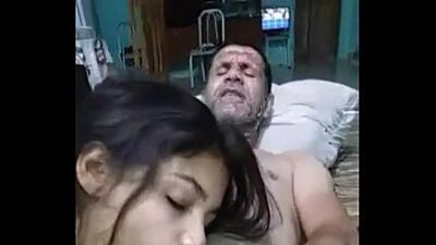 Ester tigresa toda safadinha chupando mais uma pica dura