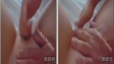 Isadora Martinez puta safada com sua bucetinha rosinha tocando siririca