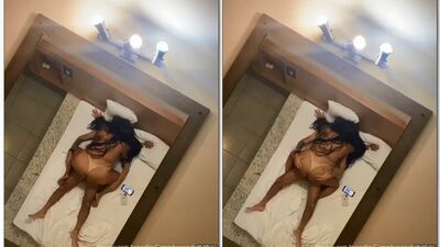 Sexo a tres Rhe Duarte a caminhoneira hotwife dividindo a piroca de um novinho dotado num quarto de motel