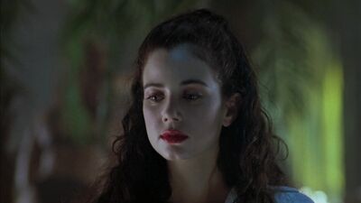 Mia Kirshner putinha exótica em pornô quente querendo fuder gostoso