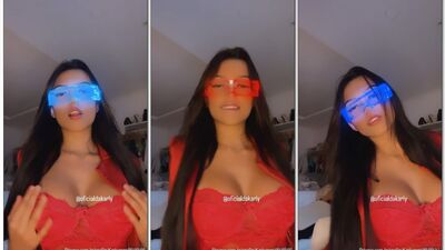 Karlyane Menezes moreninha safada e  gostosa se exibindo de lingerie
