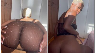Poliana Ferreira pretinha gostosa usando uma roupinha transparente exibindo o rabo gostoso