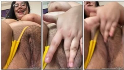 Babysamixxx morena GG cheia de tesão toda arreganhada se masturbando gostoso até se melar toda