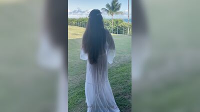 Amira Daher morena safada desfilando peladinha