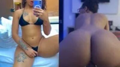 Novinha dando sua linda buceta molhadinha gostosa
