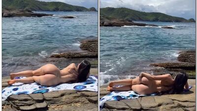 Tay Privacy morena gostosa toda peladinha em uma praia