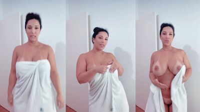 Cléo Silva peladinha gostosa depois do seu banho