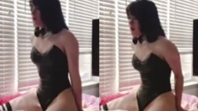 Coelhinha da playboy Bunnii Cult transando com namorado